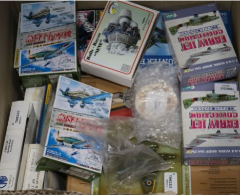 A collection of small boxed model aircraft kits, scale 1:72 and 1:144, including Airfix (5), Revell (3) and others, together 