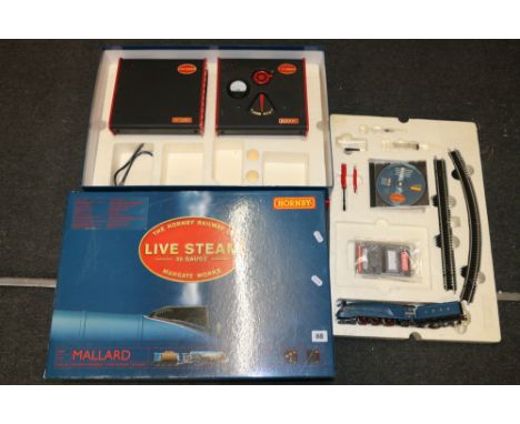 Hornby OO gauge model railways R1041 Live Steam Mallard set boxed 