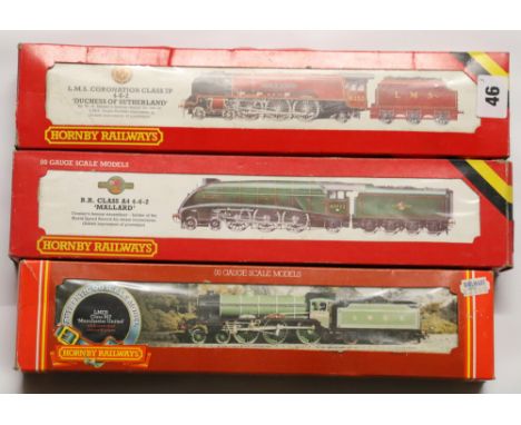 Hornby OO gauge model railways including 4-6-0 Manchester United tender locomotive 2862 LNER green, R350 4-6-2 Mallard tender
