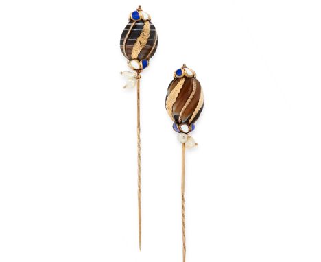 A PAIR OF BANDED AGATE, PEARL AND ENAMEL PIN BROOCHES in yellow gold, each set with polished banded agate, blue an white enam