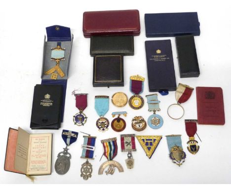 Suitcase with quantity of masonic enamel badges etc (qty)