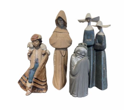 Lladro gres finish group of two nuns H33cm, another of a monk and another of an oriental monk
