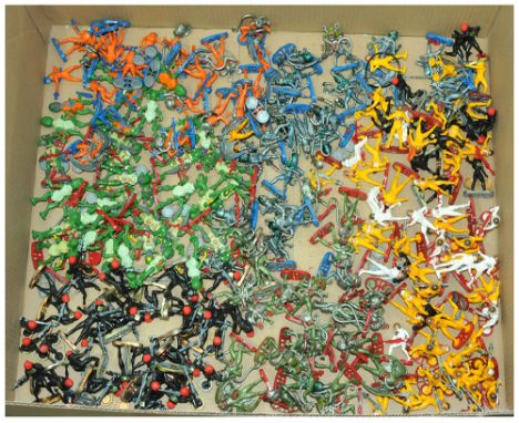 A unboxed group of Britains Space related figures. See photo. Conditions generally appear Fair to Excellent. (QTY)