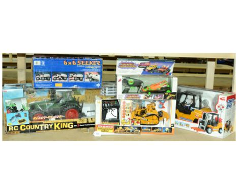 A mixed collection of RC Toys to include Dickie RC Country King - green Tractor and Trailer, Cargo Star RC Forklift Truck, Ne