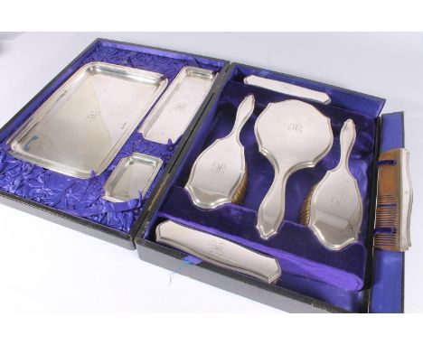 Geo.V silver dressing table vanity set, consisting of tray, soap dish, rectangular pin dish, four brushes, comb and hand mirr