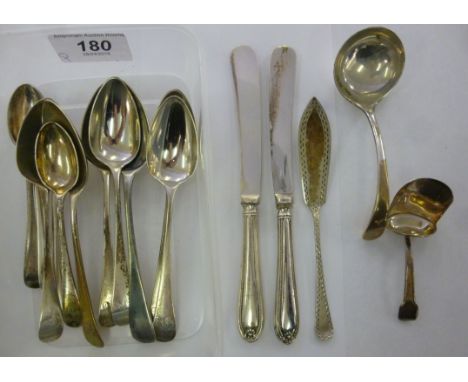 19th and 20thC silver flatware: to include a Georgian dredger style caddy spoon  mixed marks       11