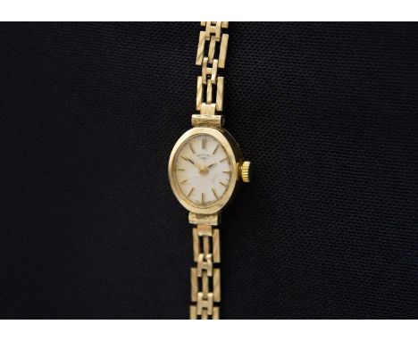 ROTARY - A 9ct lady's manual wind bracelet wristwatch. With signed 17 jewel movement, the case hallmarked London 1978, bracel
