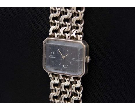OMEGA - A De Ville Jeux D'argent silver gentleman's manual wind bracelet wristwatch. Ref. 711 1909, cal. 625, the 30mm signed