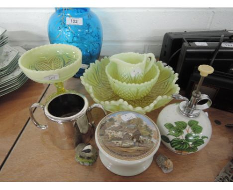 A selection of vintage ceramics and glass wares including vaseline uranium glass