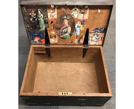 A vintage oak trunk, 66 x 43 x 36cm.