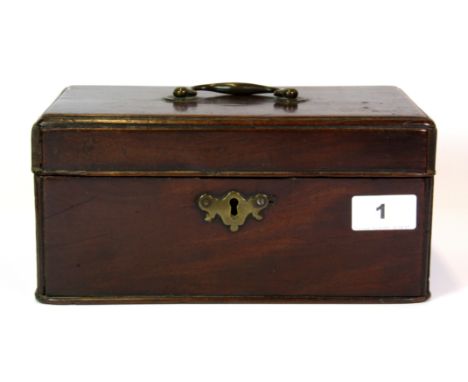 A George III mahogany tea caddy, 12 x 24 x 12.5cm.
