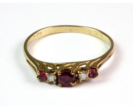 A pretty 9ct yellow gold diamond and ruby set ring (P.5).