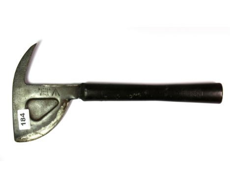 A 1945 military ice climbing axe/hook, L. 40cm.