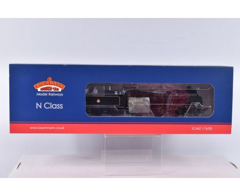 A BOXED OO GAUGE BACHMANN BRANCHLINE MODEL RAILWAYS N CLASS, no. 31874 in BR Lined Black with Early Emblem,  item no. 32-165,