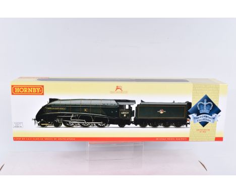 A BOXED OO GAUGE HORNBY MODEL RAILWAYS BR 4-6-2 Class A4 Locomotive , no. 60009 'Union of South Africa' in BR Green with late