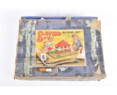A BOXED BAYKO BUILDING SET No.3, contents not checked but appears reasonably complete, with plan book, box complete with inne