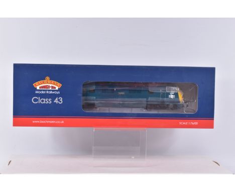 A BOXED OO GAUGE BACHMANN BRANCHLINE MODEL RAILWAYS Class 43 Warship D836 'Powerful' in BR Blue, item no. 32-067A,  appears i