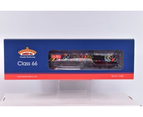 A BOXED OO GAUGE BACHMANN BRANCHLINE MODEL RAILWAY Class 66 Diesel, no. 66718 ' Sir Peter Hendy' in Transport for London live