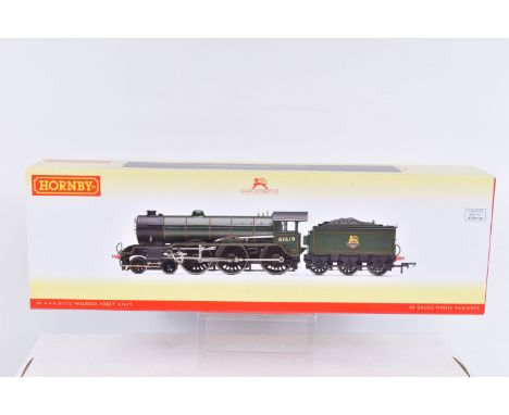 A BOXED OO GAUGE HORNBY MODEL RAILWAYS  CLASS B17 STEAM LOCOMOTIVE 4-6-0. no. 61619 'Welbeck Abbey' in BR Green with Early Em