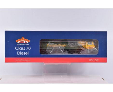 A BOXED OO GAUGE BACHMANN BRANCHLINE MODEL RAILWAY Class 70 Diesel, no. 70005 PowerHaul in Freightline livery - weathered, it