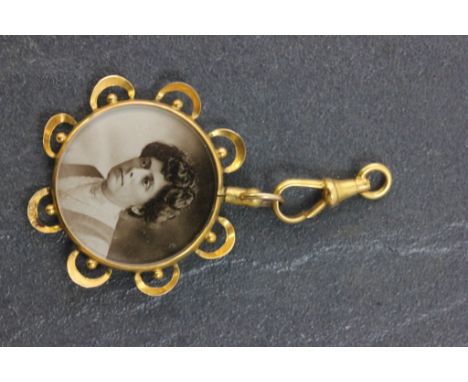 Edwardian 9ct Gold Portrait Pendant