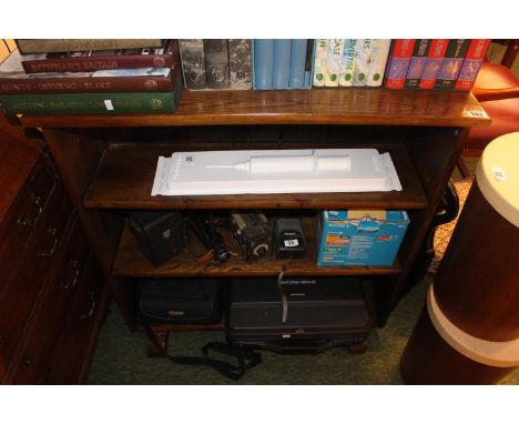 Oak Bookcase of 3 shelves on heavy bracket feet 