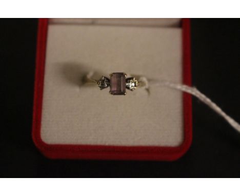 Ladies 9ct Gold Tourmaline and Diamond set ring. 1.45g. Size K 