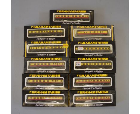 N Gauge. Graham Farish. 11 x BR Choc/cream & Crimson/cream coaches. G+ boxed.