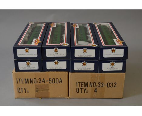 OO Gauge. Bachmann. 8 x BR Southern liveried Bulleid coaches. Ex shop stock in trade cases.