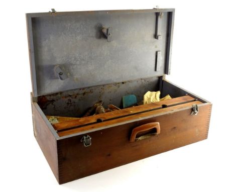 Various tools and a tool chest, etc.