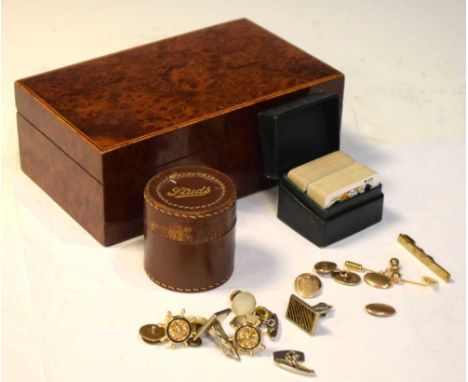 Two pairs of gold plated cufflinks, tie clip, cufflinks, etc in a tabletop box