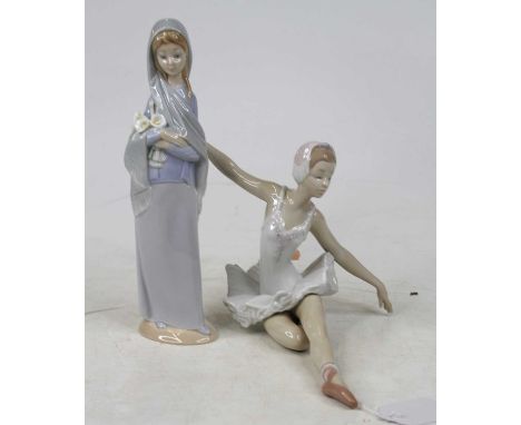 A Lladro porcelain figure of a ballerina, height 15cm, together with another of a young girl, height 23cm (2)Ballerina, intac