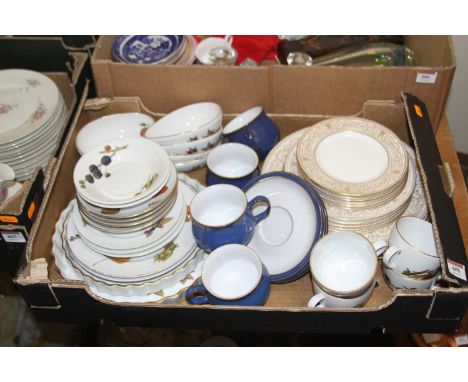 A box of mixed table wares to include Royal Worcester Evesham flan dishes, hors oeuvre dishes, Royal Doulton Sovereign patter