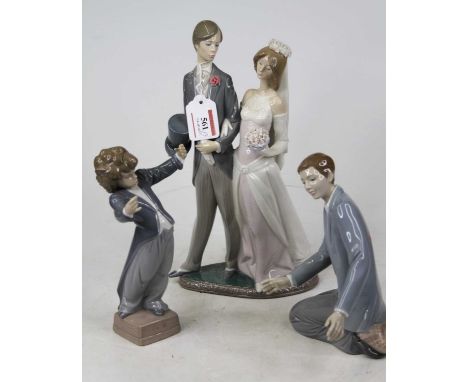 A Lladro porcelain figure group of a young married couple, height 31cm, together with two further Lladro porcelain figuresChi