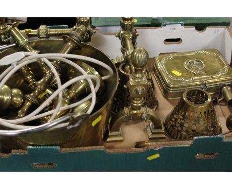 A TRAY OF ASSORTED BRASSWARE TO INCLUDE A PAIR OF FIRE DOGS, CAST PAN ETC, TOGETHER WITH A TRAY OF SCALES AND WEIGHTS, FLAT I