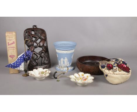 A selection of collectables. To include two Royal Worcester dishes, A Wedgwood blue jasper vase and grill, a wooden African c