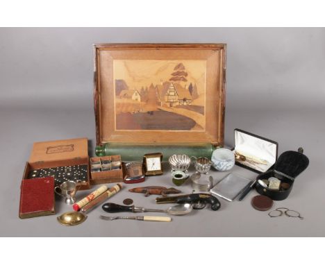 A tray of assorted collectables. To include a wooden inlayed tray with glass top, two Cuban cigars (Montecristo &amp; Cristal