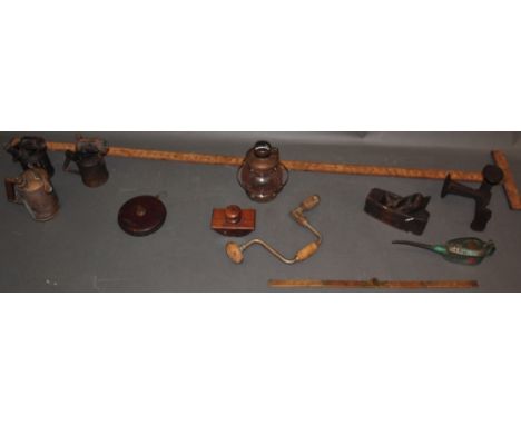 A 1955 Chesterman leather-cased surveyor's 100ft tape measure, together with a 6ft square, and an assortment of vintage tools