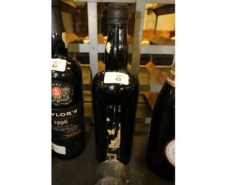 70cl Bottle 1945 Vintage Port (no label)