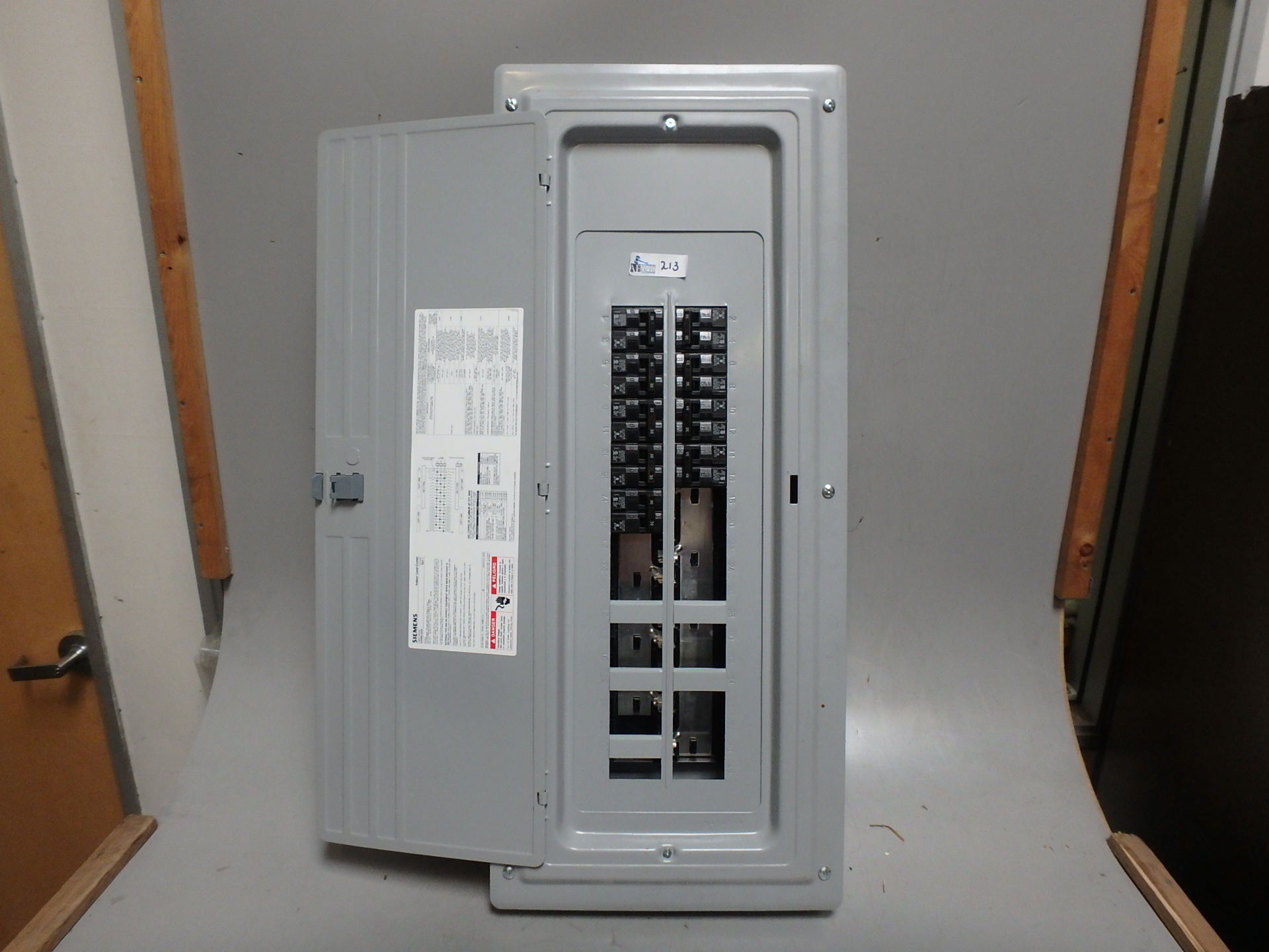 SIEMENS ELECTRICAL PANEL CONTENTS INCLUDED