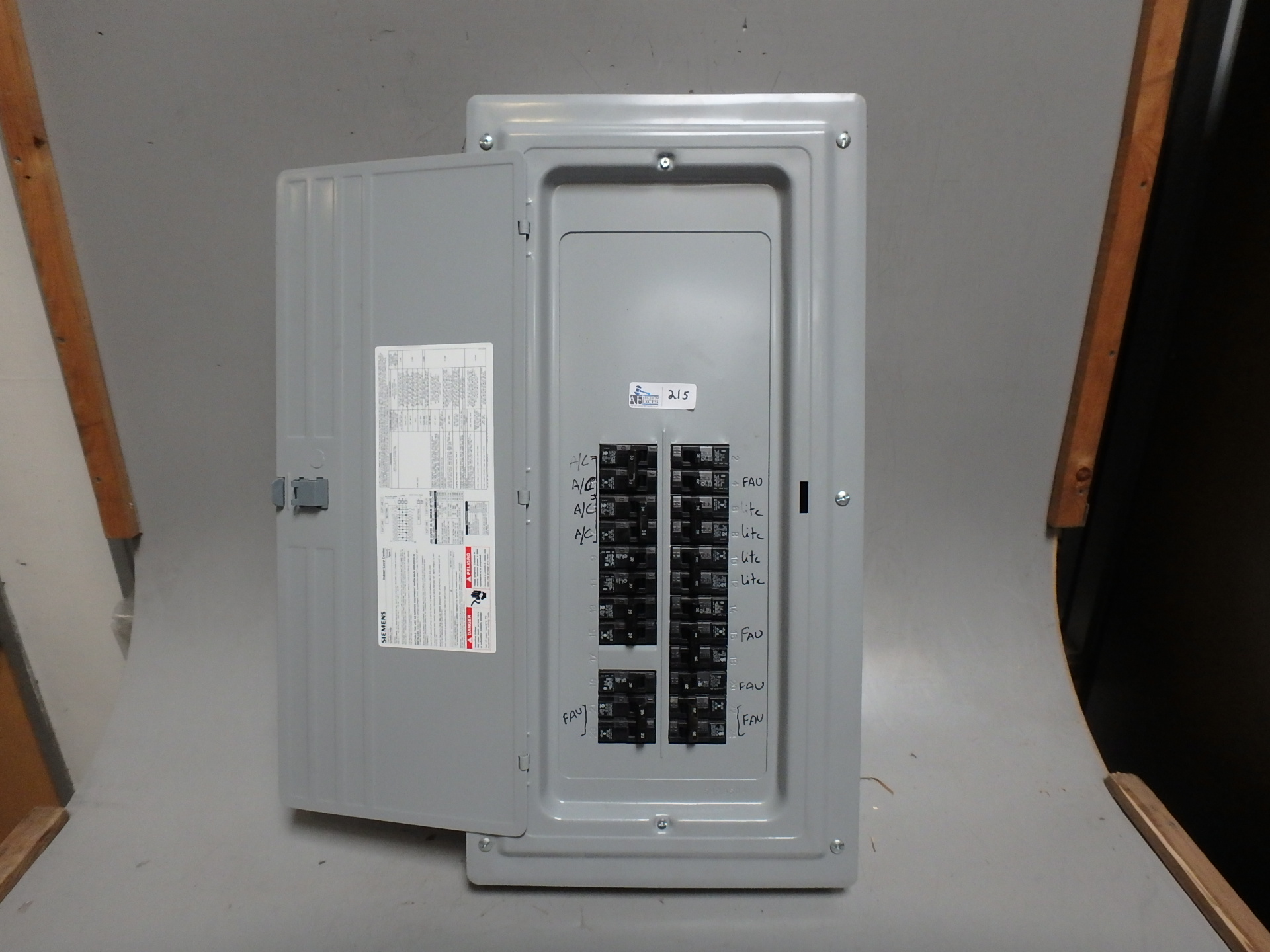 SIEMENS ELECTRICAL PANEL CONTENTS INCLUDED