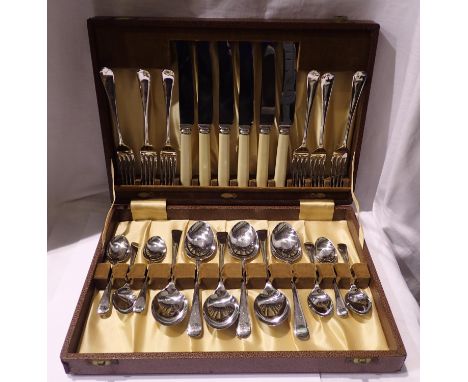 Canteen of Cooper Brothers flatware, complete. P&amp;P Group 3 (£25+VAT for the first lot and £5+VAT for subsequent lots) 
