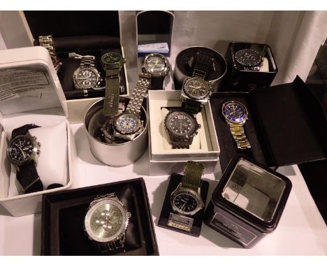 Collection of mostly boxed gents wristwatches and pocket watches to include Lorus, etc (17). P&amp;P Group 2 (£18+VAT for the