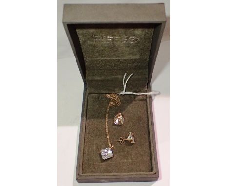 Stone set 925 silver pendant necklace and earring set, boxed, chain L: 46 cm. P&amp;P Group 1 (£14+VAT for the first lot and 