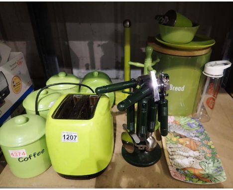 Mixed lime green kitchenware including a toaster. All electrical items in this lot have been PAT tested for safety and have p