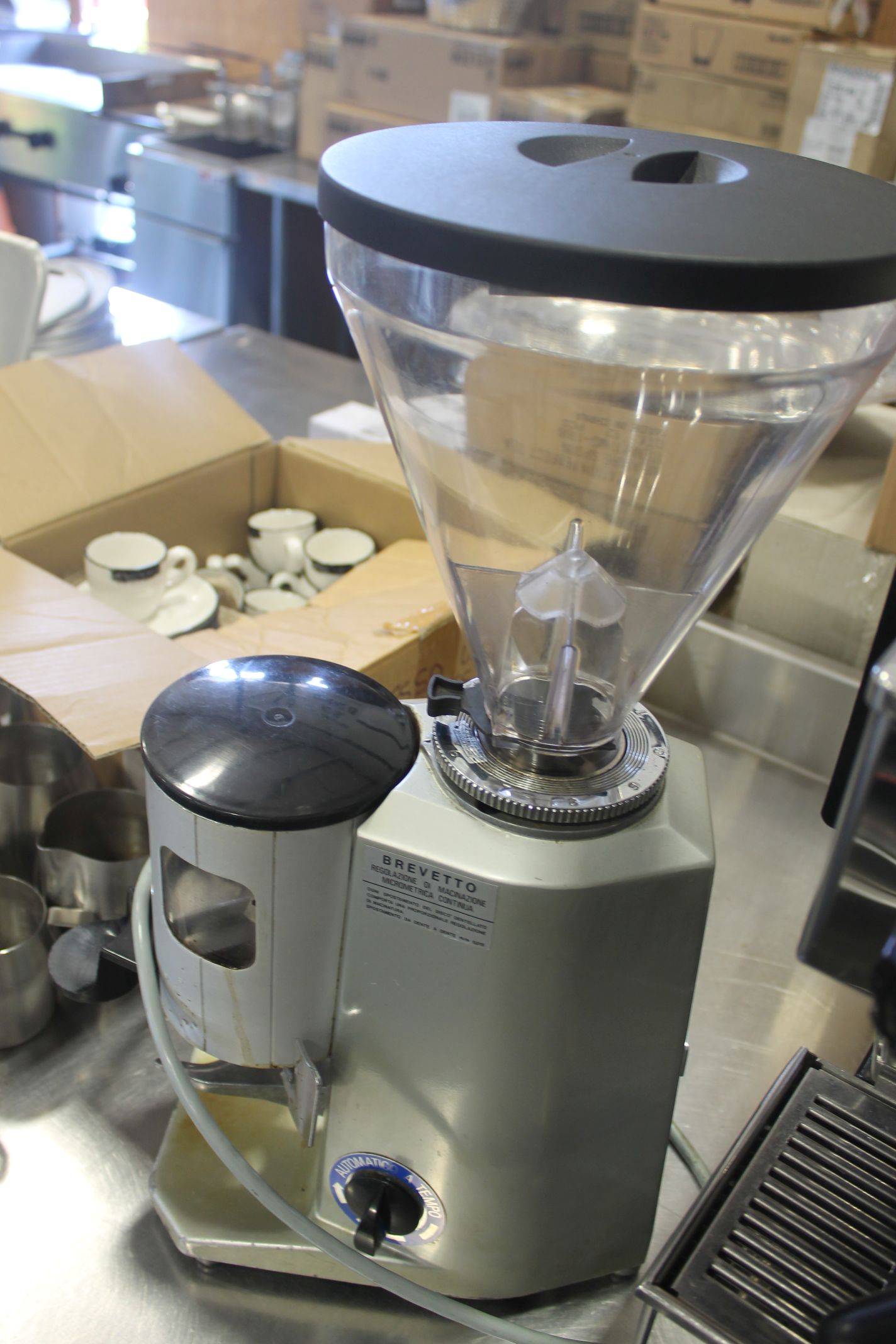 Brevetto Espresso Grinder, Location Front Floor