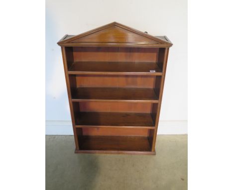 A Victorian small three shelf bookcase with pediment top mahogany - 98cm H x 64cm W 