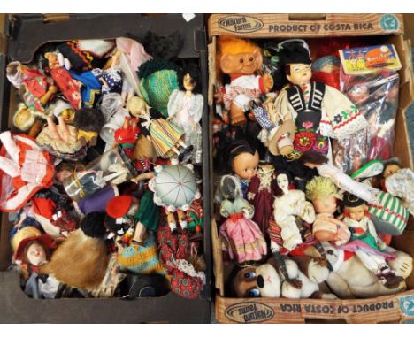 Dolls - 2 trays containing a quantity of vintage international costume dolls and similar (2)