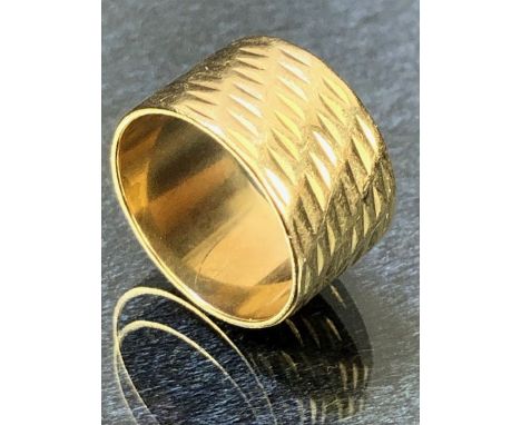 Large Hallmarked 9ct Gold ring size 'K' approx 5.1g and 10.6mm wide