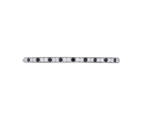 MONTBLANC Armreif in Logoform mit Saphiren und Brillanten zus. ca. 3,07 ct, ca. FW (F-G)/VVS, Saphire zus. ca. 1,3 ct, WG 18K